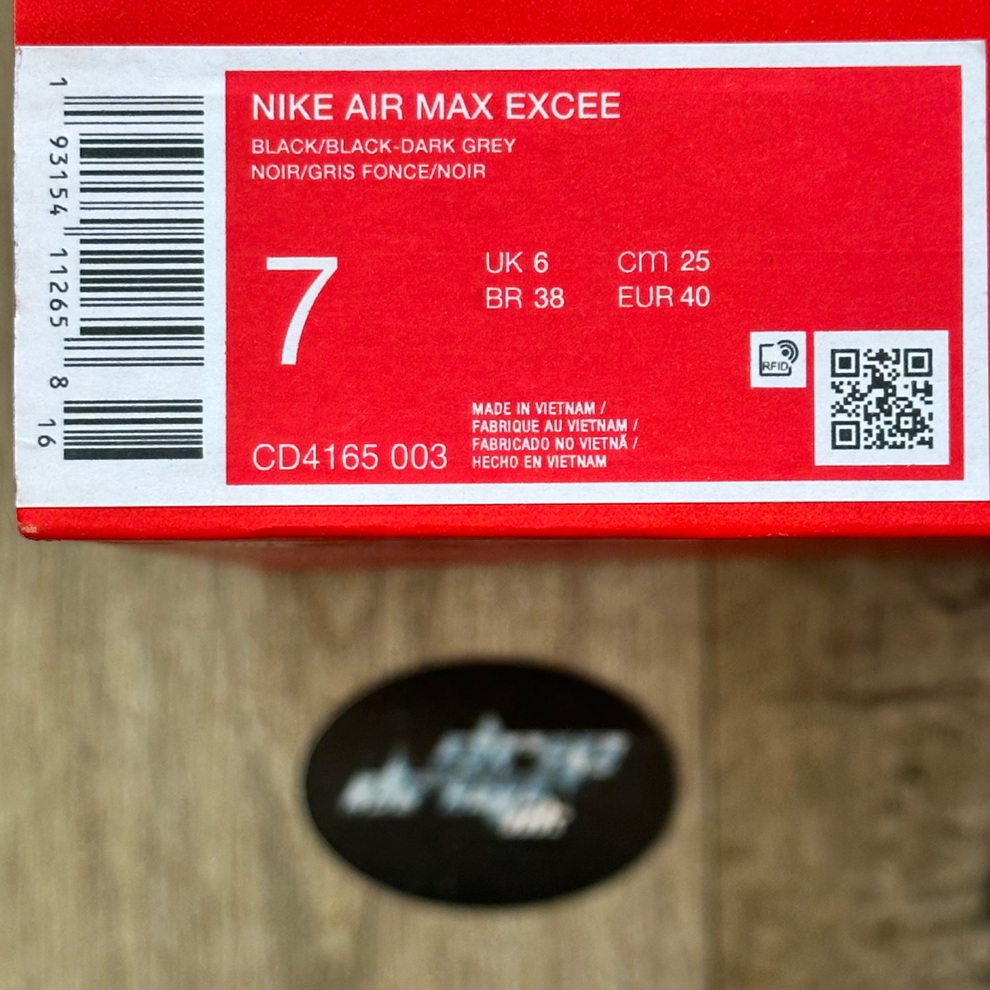 Nike Air Max Excee - Black - UK 6
