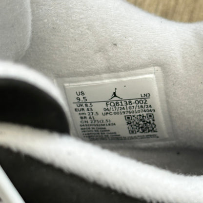 Jordan 4 Retro - Fear - UK 8.5